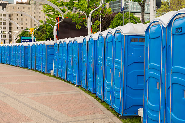 Best VIP or Luxury Restroom Trailers  in Mount Olive, NC
